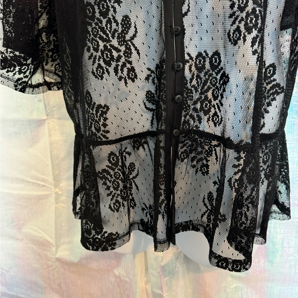 NWT Lane Bryant Lace Peplum Top or Overpiece. Black. Flutter Skeeves. Size 26/28 - Picture 6 of 9